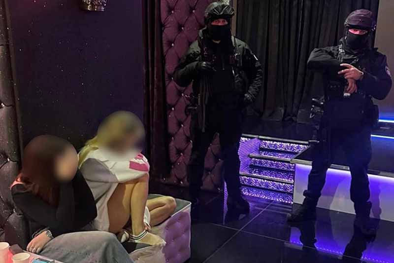 Поліція Київщини та СБУ викрили злочинну групу у торгівлі людьми