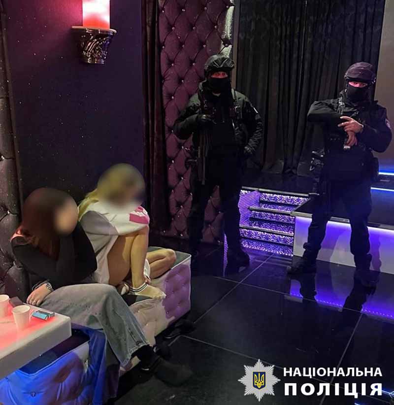 Поліція Київщини та СБУ викрили злочинну групу у торгівлі людьми