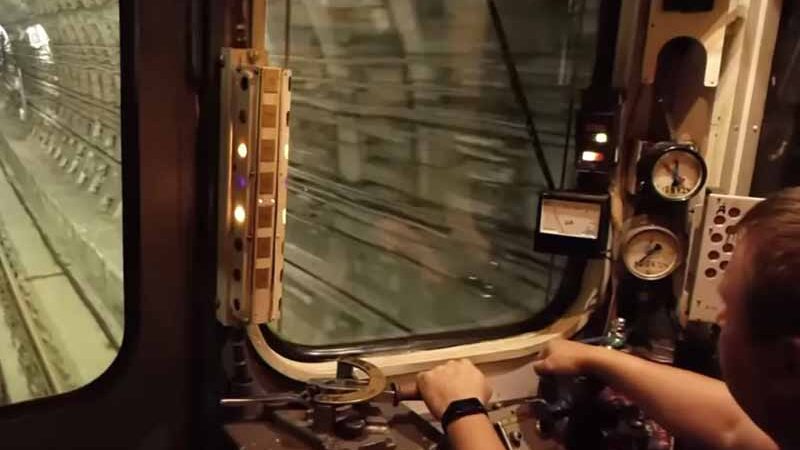 Як готують машиністів і машиністок метро столиці