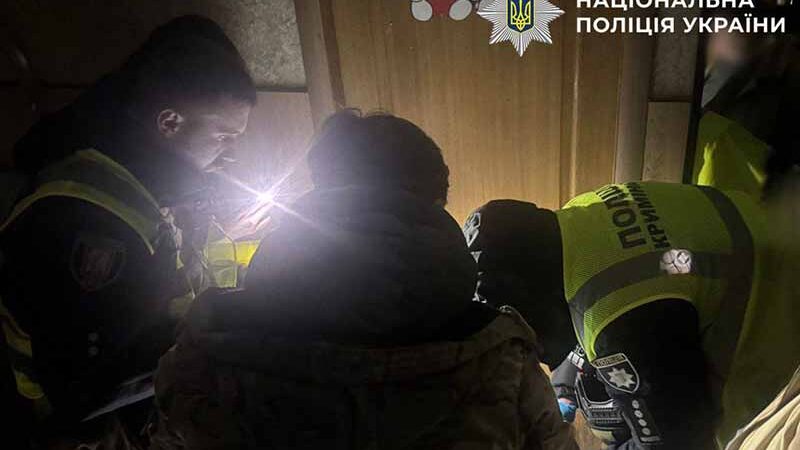 У Києві повідомлено про підозру жінці через смерть лисиці, яку вона тримала у квартирі